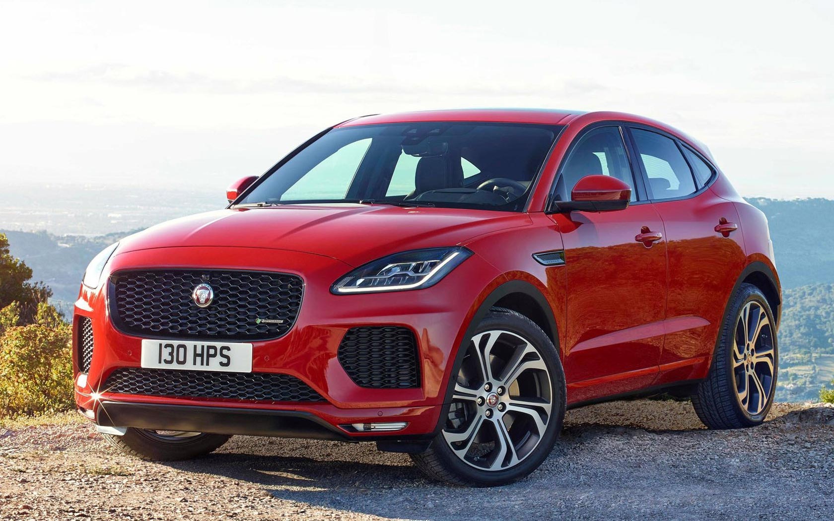 кроссовер Jaguar E-PACE 2020