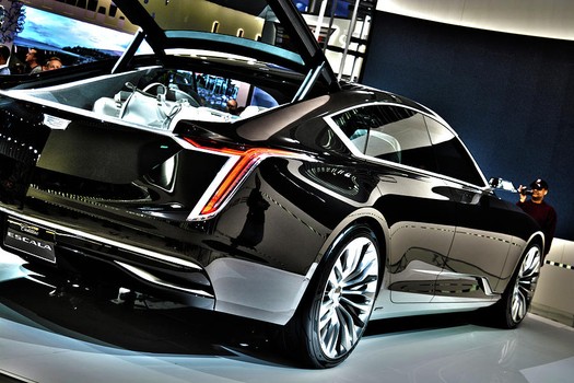 Покупка Cadillac у компании FAVORIT MOTORS